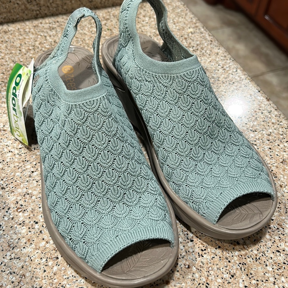 Bzees, new with tags